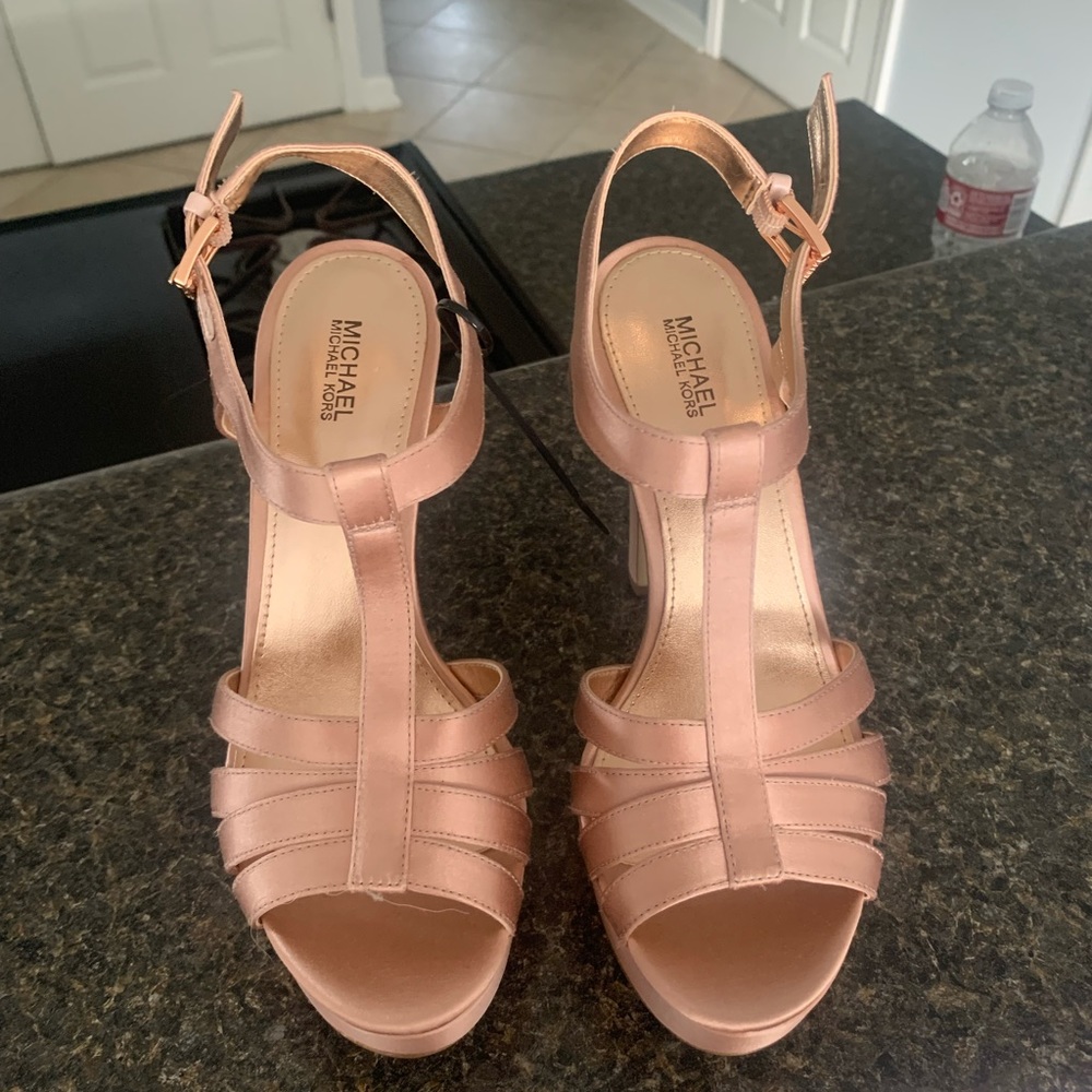 Michael kors - size 7 1/2  rose gold